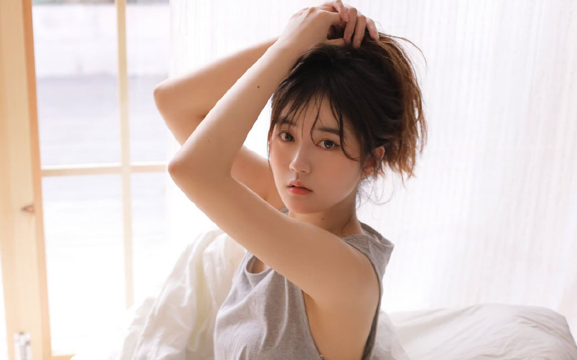 “腰旗美式橄榄球：东部新区赛场点燃运动员挑战极限的热情”