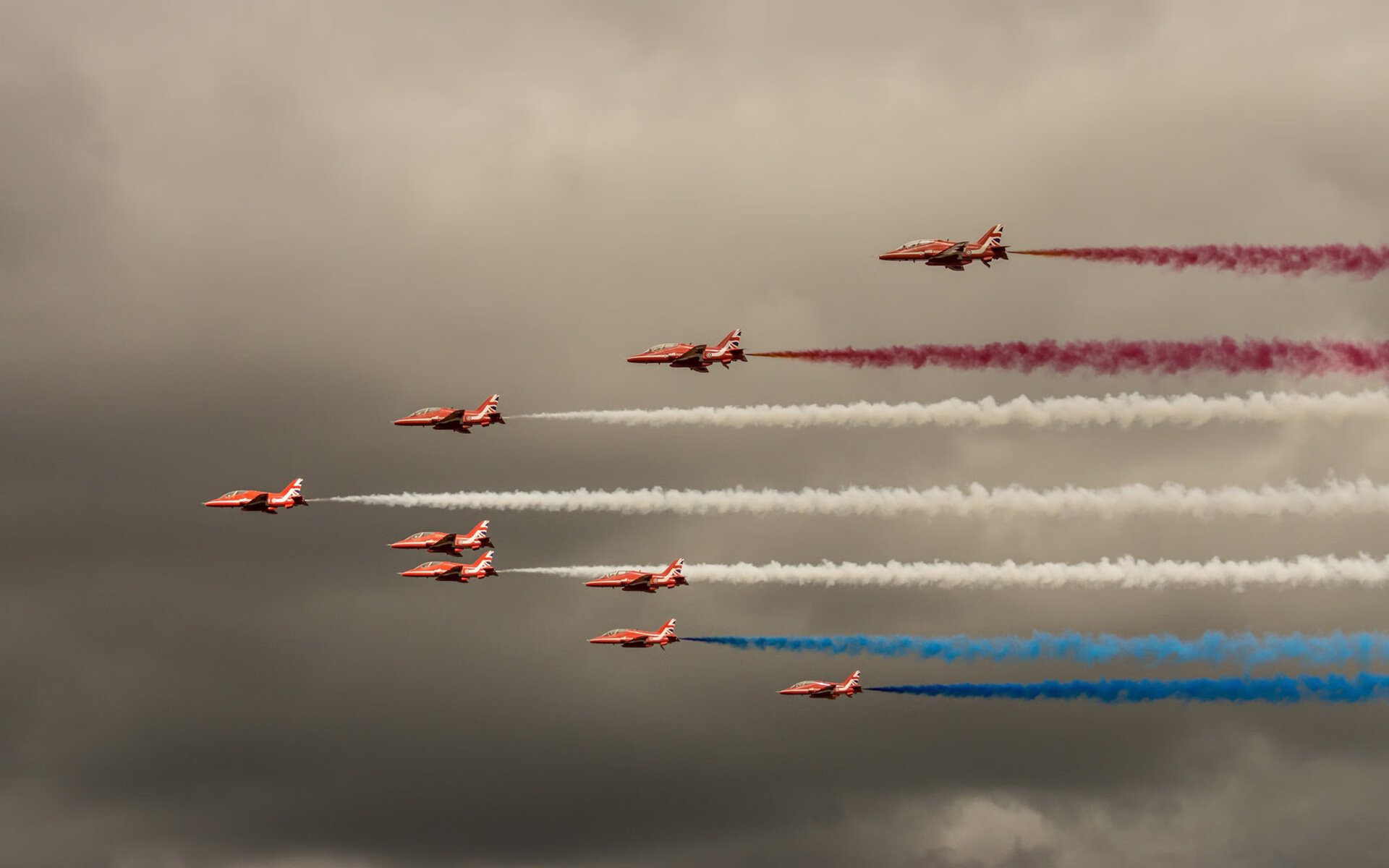九游体育-史密斯赛场状态巅峰令人期待未来，史密斯在cba数据